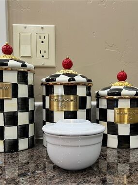 Emile Henry Butter Pot - Color Flour - NWOT